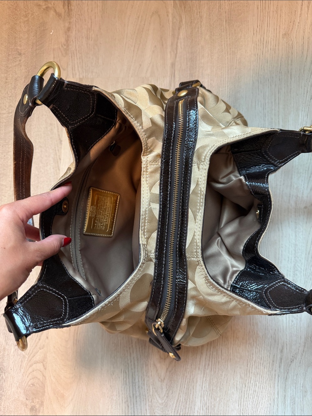 Coach Tan Signature Canvas Shoulder Bag with Dark Brown Trim - Picture 5 of 8